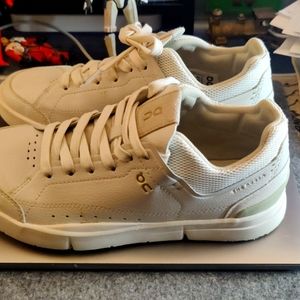 On Cloud The ROGER Centre Court Tennis  Shoe White Gum Women's Sz 5.5 New